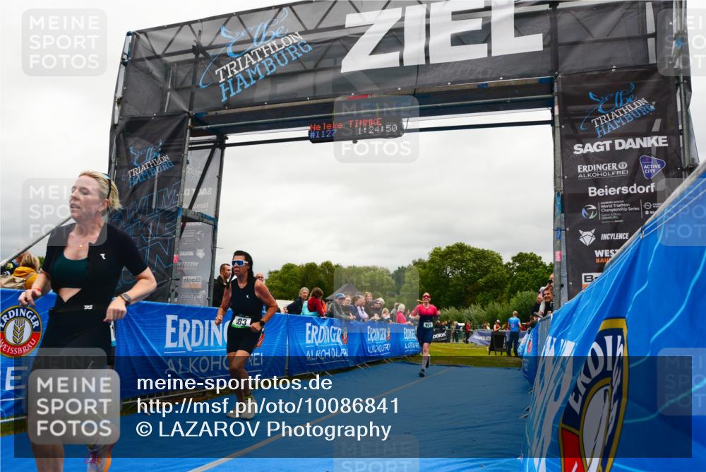 30.08.2026 - Elbe Triathlon Hamburg LAZAROV Photography http://msf.ph/oto/10086841 30.08.2026 12:04:49 Ziel 921, 983, 1127 meine-sportfotos.de