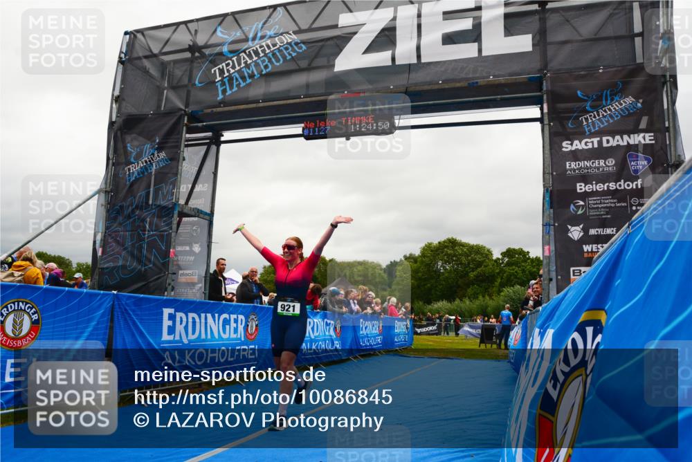 30.08.2026 - Elbe Triathlon Hamburg LAZAROV Photography http://msf.ph/oto/10086845 30.08.2026 12:04:52 Ziel 921, 983, 1127 meine-sportfotos.de