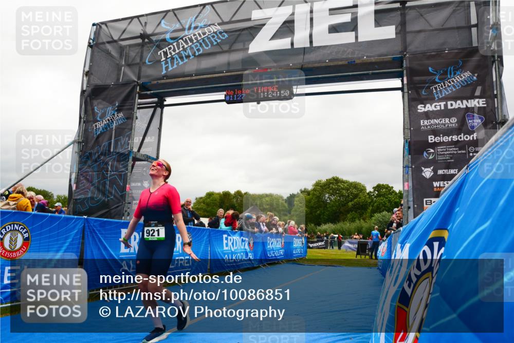 30.08.2026 - Elbe Triathlon Hamburg LAZAROV Photography http://msf.ph/oto/10086851 30.08.2026 12:04:52 Ziel 921, 983, 1127 meine-sportfotos.de