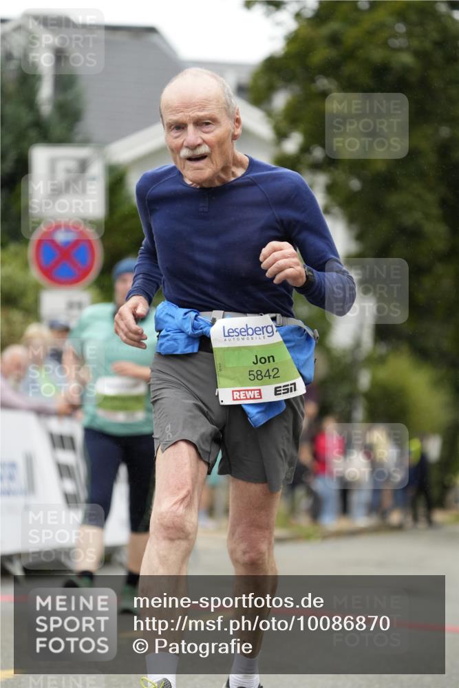 30.08.2026 - Blankeneser Heldenlauf Patografie http://msf.ph/oto/10086870 30.08.2026 11:02:29 Ziel 5490, 5842 meine-sportfotos.de