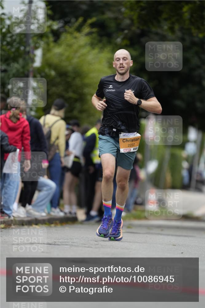 30.08.2026 - Blankeneser Heldenlauf Patografie http://msf.ph/oto/10086945 30.08.2026 11:15:41 Ziel 2237 meine-sportfotos.de