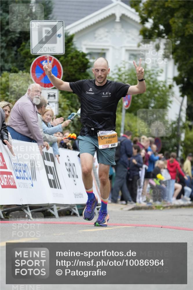 30.08.2026 - Blankeneser Heldenlauf Patografie http://msf.ph/oto/10086964 30.08.2026 11:15:45 Ziel 2237 meine-sportfotos.de