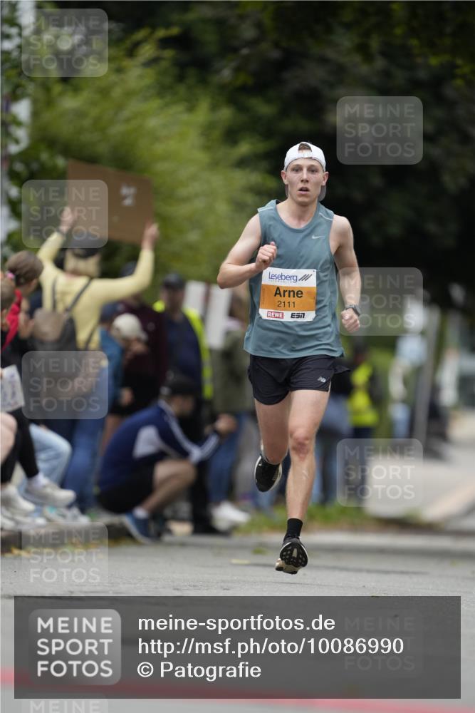 30.08.2026 - Blankeneser Heldenlauf Patografie http://msf.ph/oto/10086990 30.08.2026 11:16:35 Ziel 2111 meine-sportfotos.de
