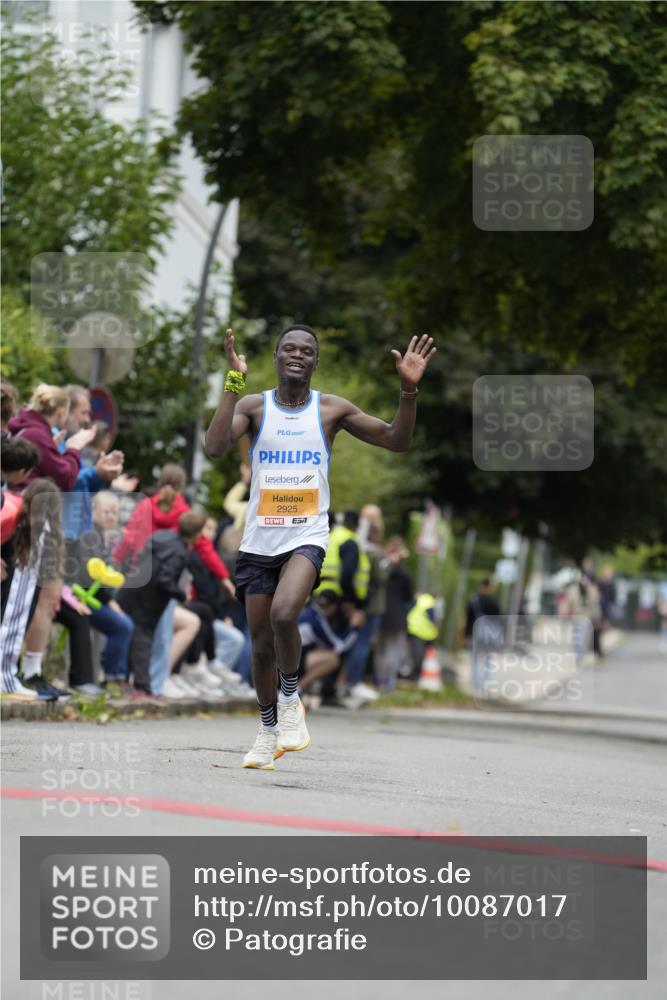 30.08.2026 - Blankeneser Heldenlauf Patografie http://msf.ph/oto/10087017 30.08.2026 11:16:52 Ziel 2925 meine-sportfotos.de