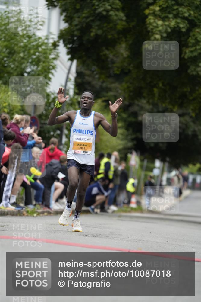 30.08.2026 - Blankeneser Heldenlauf Patografie http://msf.ph/oto/10087018 30.08.2026 11:16:52 Ziel 2925 meine-sportfotos.de