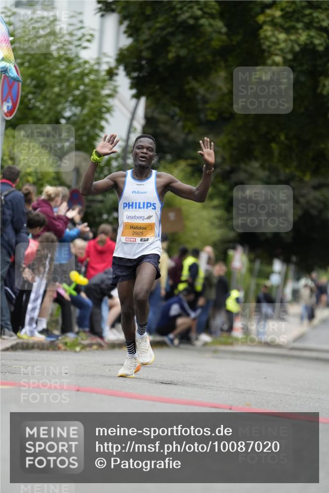 30.08.2026 - Blankeneser Heldenlauf Patografie http://msf.ph/oto/10087020 30.08.2026 11:16:52 Ziel 2925 meine-sportfotos.de