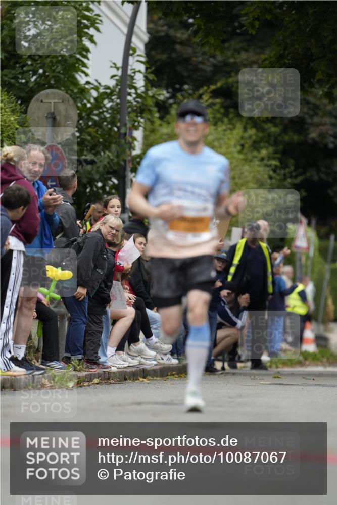 30.08.2026 - Blankeneser Heldenlauf Patografie http://msf.ph/oto/10087067 30.08.2026 11:17:25 Ziel 2379, 2485, 5744 meine-sportfotos.de