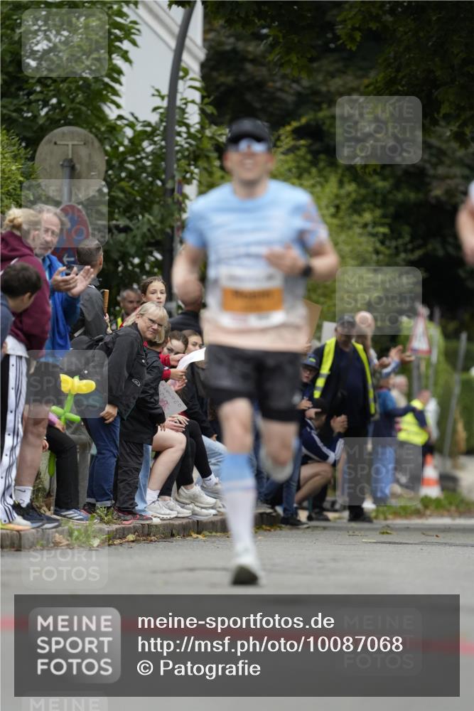 30.08.2026 - Blankeneser Heldenlauf Patografie http://msf.ph/oto/10087068 30.08.2026 11:17:26 Ziel 2379, 2485, 5744 meine-sportfotos.de