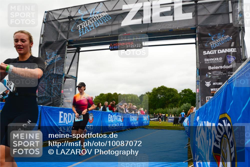 30.08.2026 - Elbe Triathlon Hamburg LAZAROV Photography http://msf.ph/oto/10087072 30.08.2026 12:06:28 Ziel 1402, 1493, 1703 meine-sportfotos.de