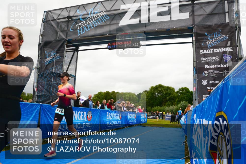 30.08.2026 - Elbe Triathlon Hamburg LAZAROV Photography http://msf.ph/oto/10087074 30.08.2026 12:06:28 Ziel 1402, 1493, 1703 meine-sportfotos.de