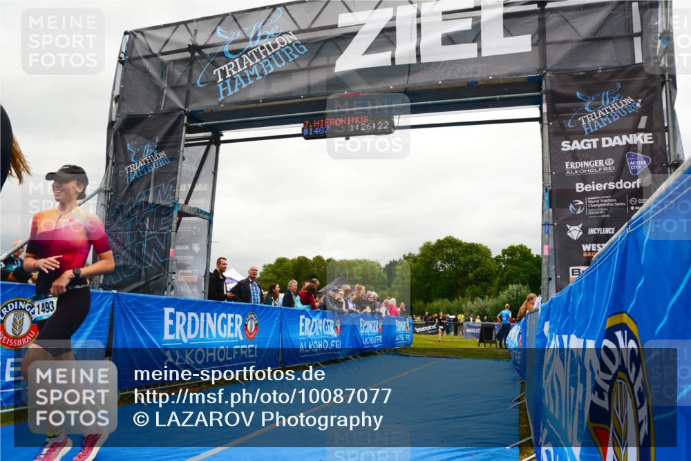 30.08.2026 - Elbe Triathlon Hamburg LAZAROV Photography http://msf.ph/oto/10087077 30.08.2026 12:06:28 Ziel 1402, 1493, 1703 meine-sportfotos.de
