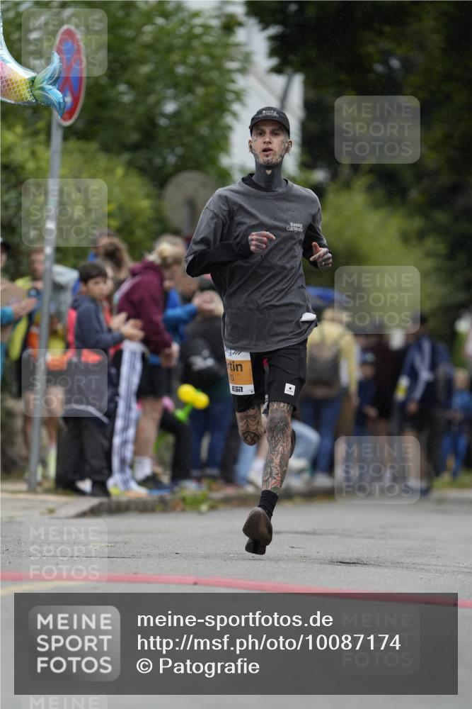 30.08.2026 - Blankeneser Heldenlauf Patografie http://msf.ph/oto/10087174 30.08.2026 11:21:36 Ziel 2570 meine-sportfotos.de