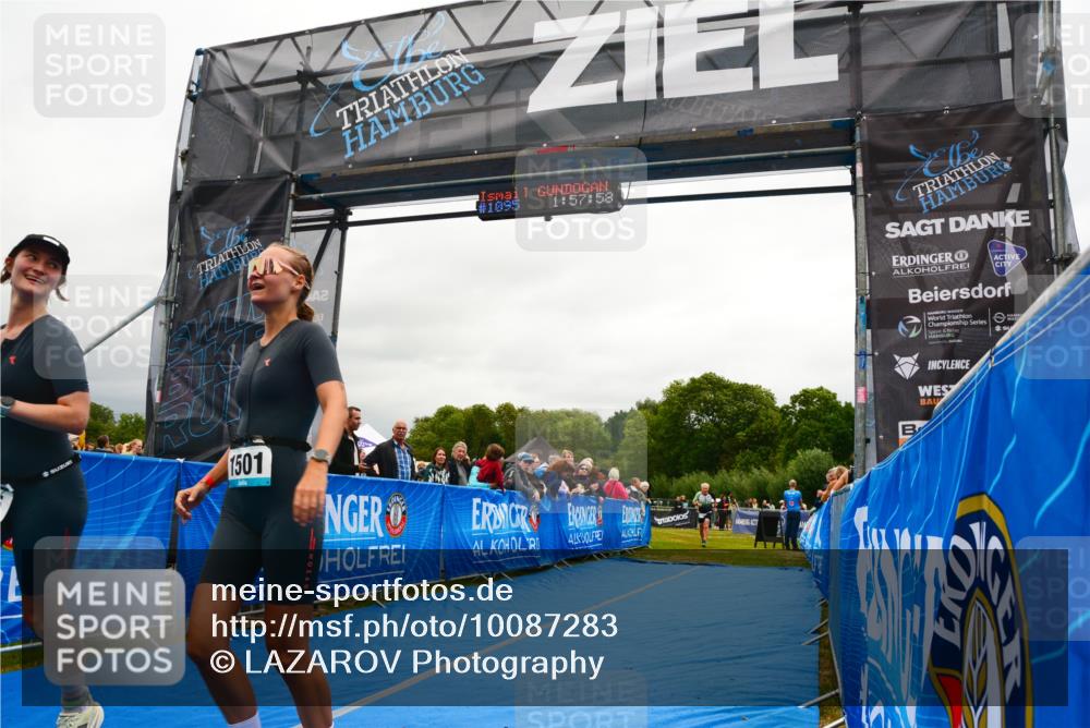 30.08.2026 - Elbe Triathlon Hamburg LAZAROV Photography http://msf.ph/oto/10087283 30.08.2026 12:08:01 Ziel 835, 1366, 1501 meine-sportfotos.de