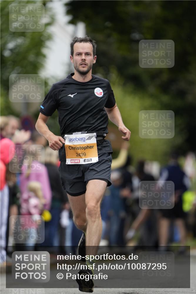 30.08.2026 - Blankeneser Heldenlauf Patografie http://msf.ph/oto/10087295 30.08.2026 11:26:05 Ziel 2345, 2499 meine-sportfotos.de
