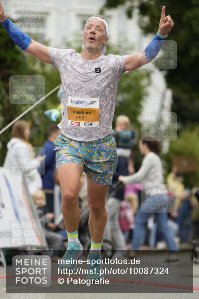 30.08.2026 - Blankeneser Heldenlauf Patografie http://msf.ph/oto/10087324 30.08.2026 11:26:24 Ziel 2921 meine-sportfotos.de