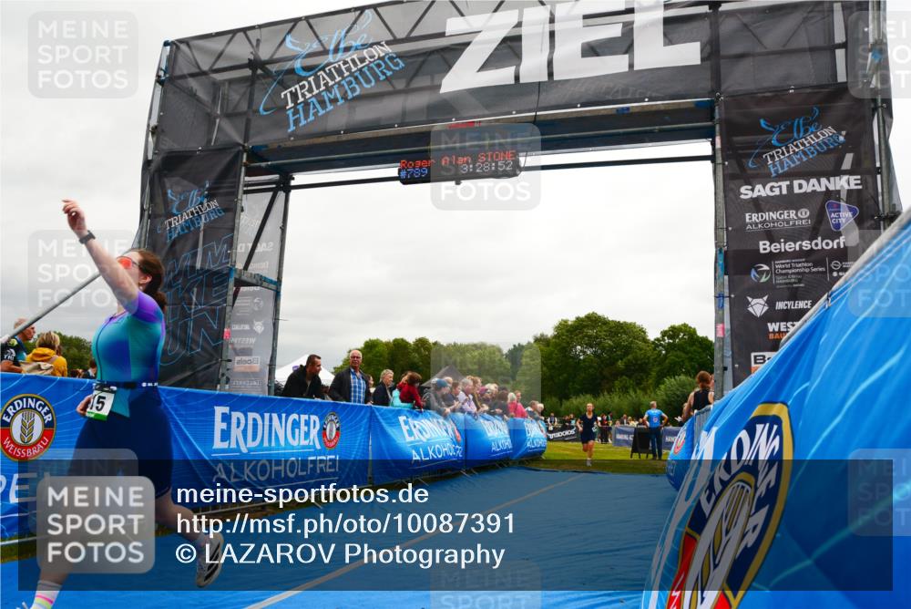 30.08.2026 - Elbe Triathlon Hamburg LAZAROV Photography http://msf.ph/oto/10087391 30.08.2026 12:08:58 Ziel 915, 1472 meine-sportfotos.de