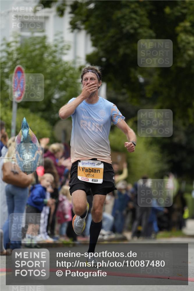 30.08.2026 - Blankeneser Heldenlauf Patografie http://msf.ph/oto/10087480 30.08.2026 11:29:28 Ziel 2204 meine-sportfotos.de