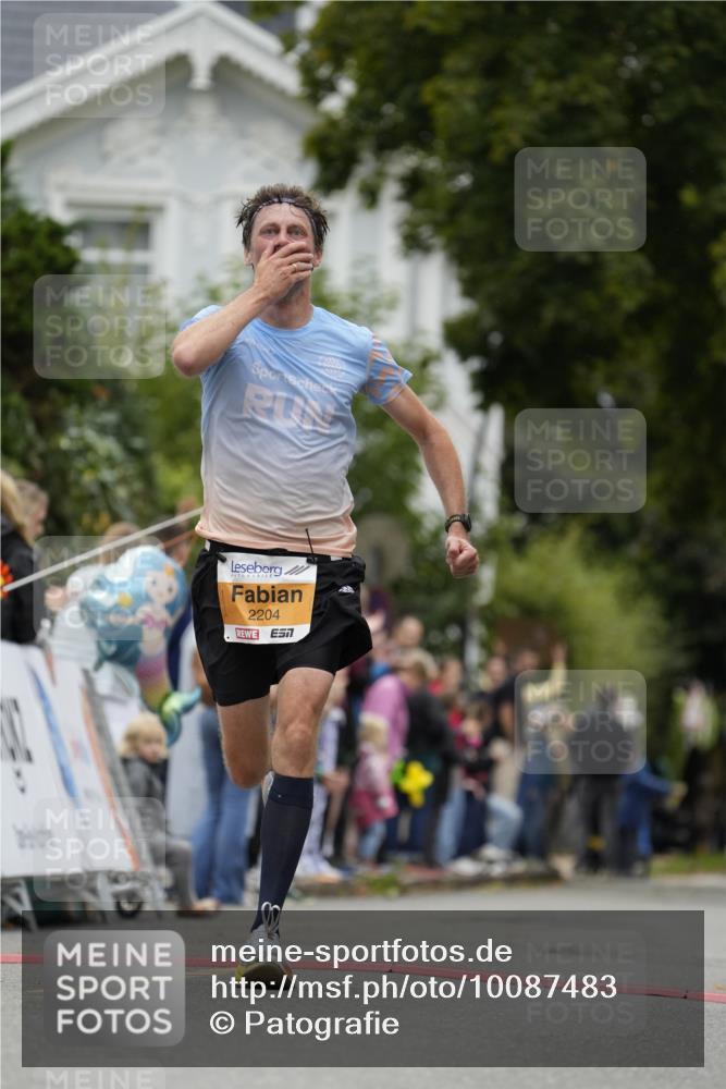 30.08.2026 - Blankeneser Heldenlauf Patografie http://msf.ph/oto/10087483 30.08.2026 11:29:29 Ziel 2204 meine-sportfotos.de