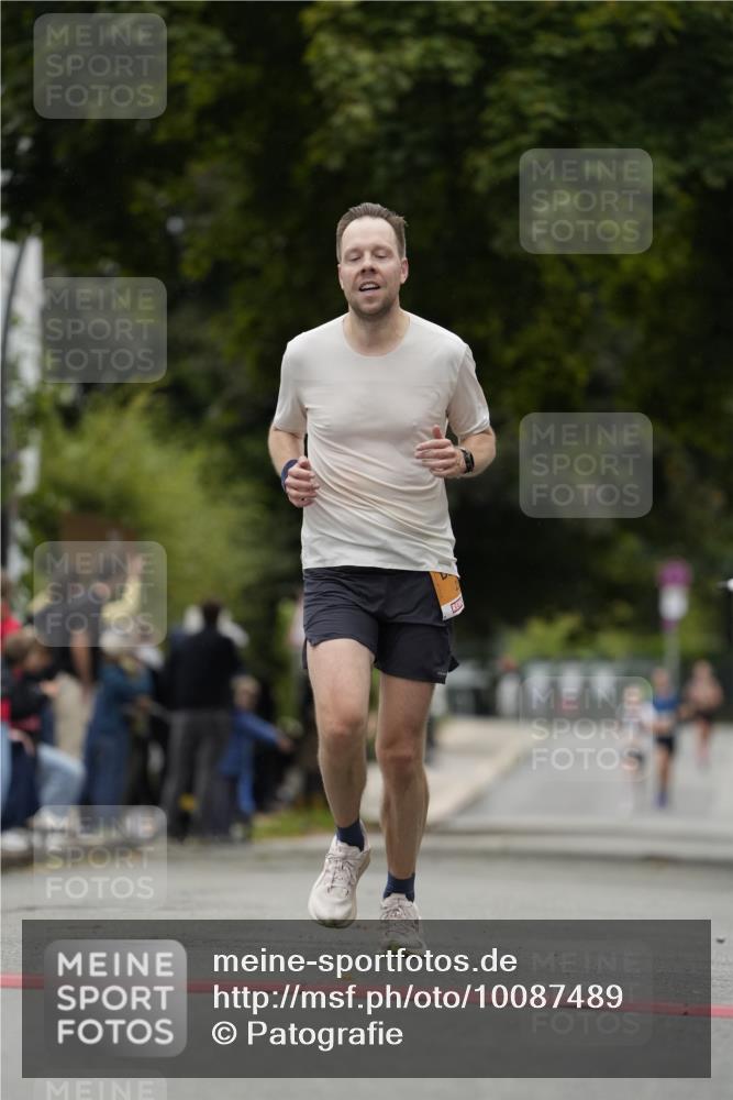 30.08.2026 - Blankeneser Heldenlauf Patografie http://msf.ph/oto/10087489 30.08.2026 11:29:34 Ziel 2204, 2551 meine-sportfotos.de