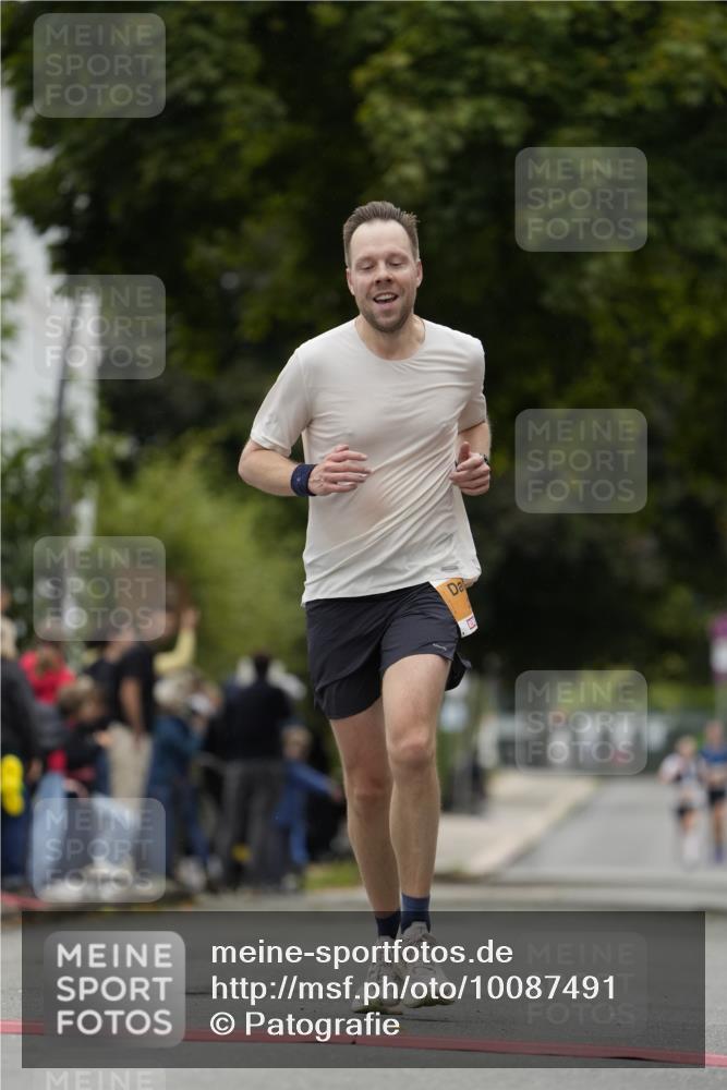 30.08.2026 - Blankeneser Heldenlauf Patografie http://msf.ph/oto/10087491 30.08.2026 11:29:35 Ziel 2204, 2551 meine-sportfotos.de