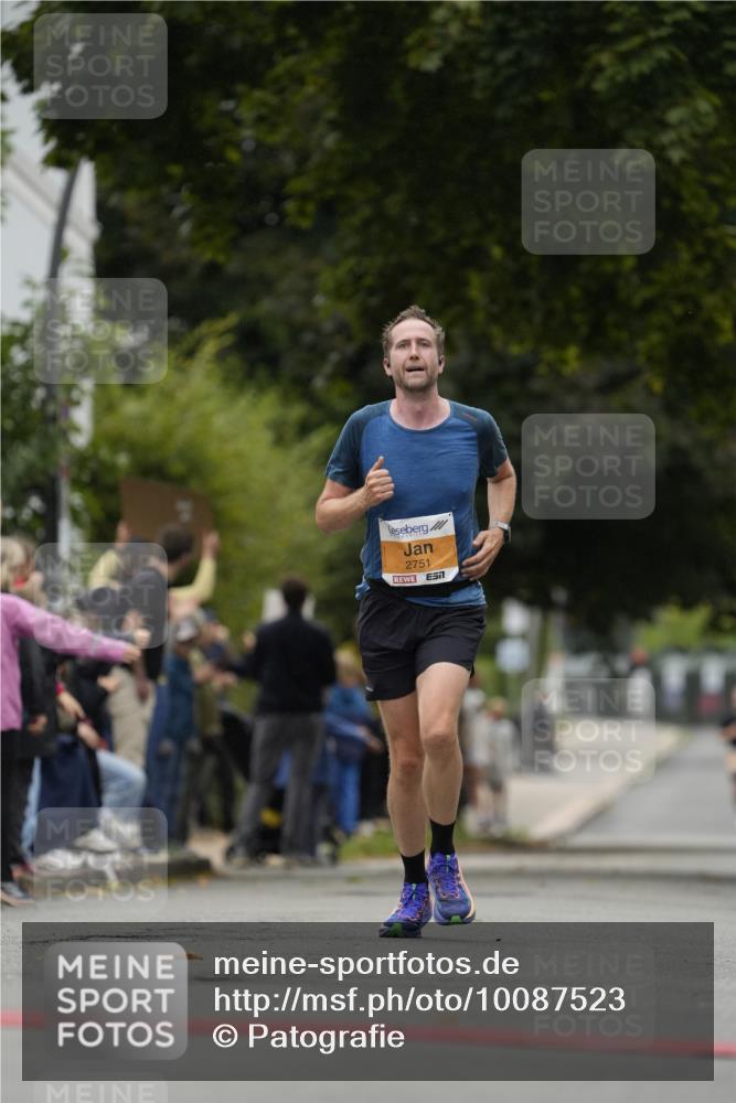 30.08.2026 - Blankeneser Heldenlauf Patografie http://msf.ph/oto/10087523 30.08.2026 11:30:00 Ziel 2751, 2804 meine-sportfotos.de