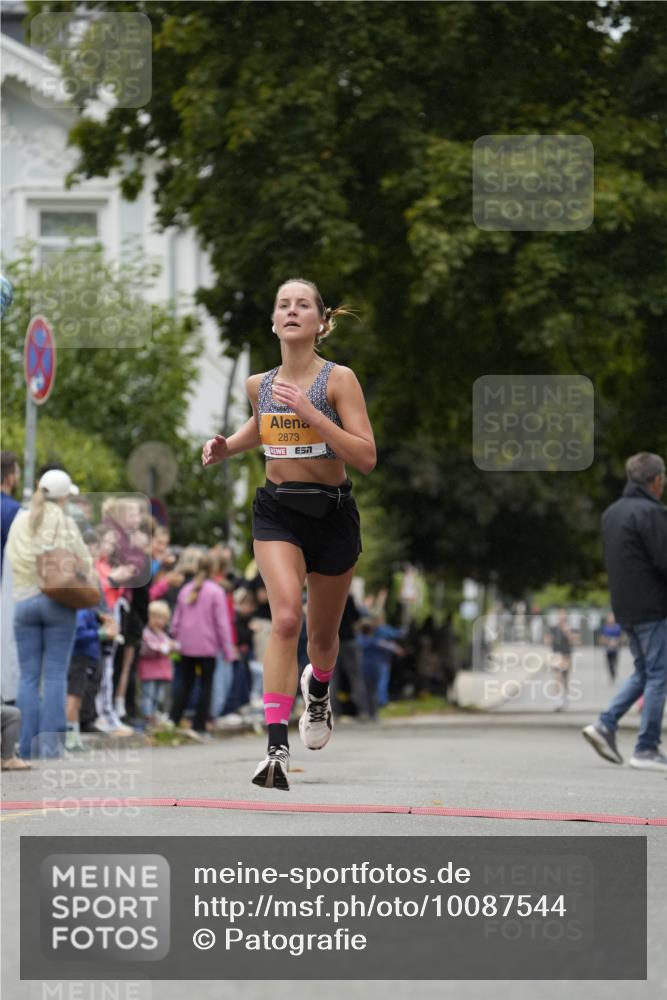 30.08.2026 - Blankeneser Heldenlauf Patografie http://msf.ph/oto/10087544 30.08.2026 11:30:08 Ziel 2751, 2873 meine-sportfotos.de