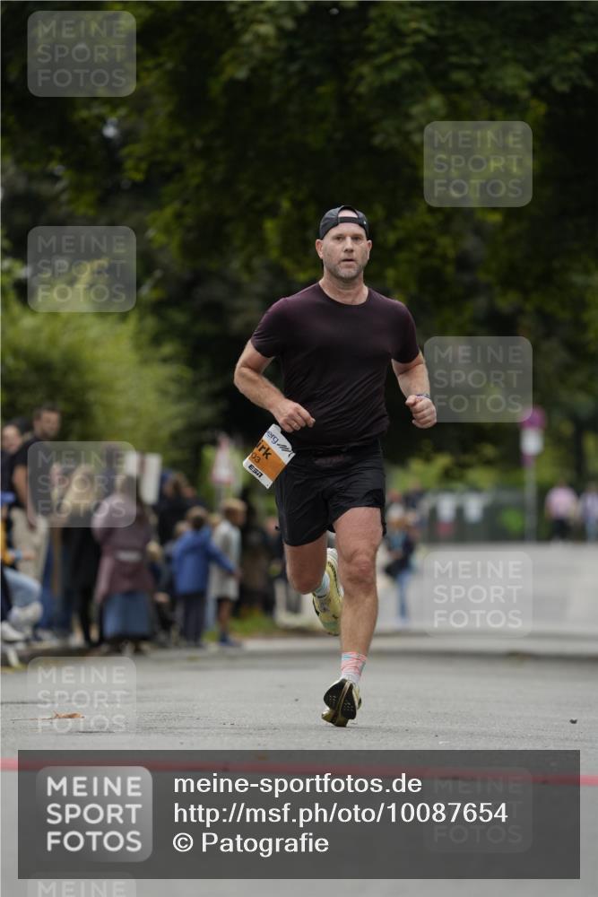 30.08.2026 - Blankeneser Heldenlauf Patografie http://msf.ph/oto/10087654 30.08.2026 11:31:49 Ziel 2203 meine-sportfotos.de