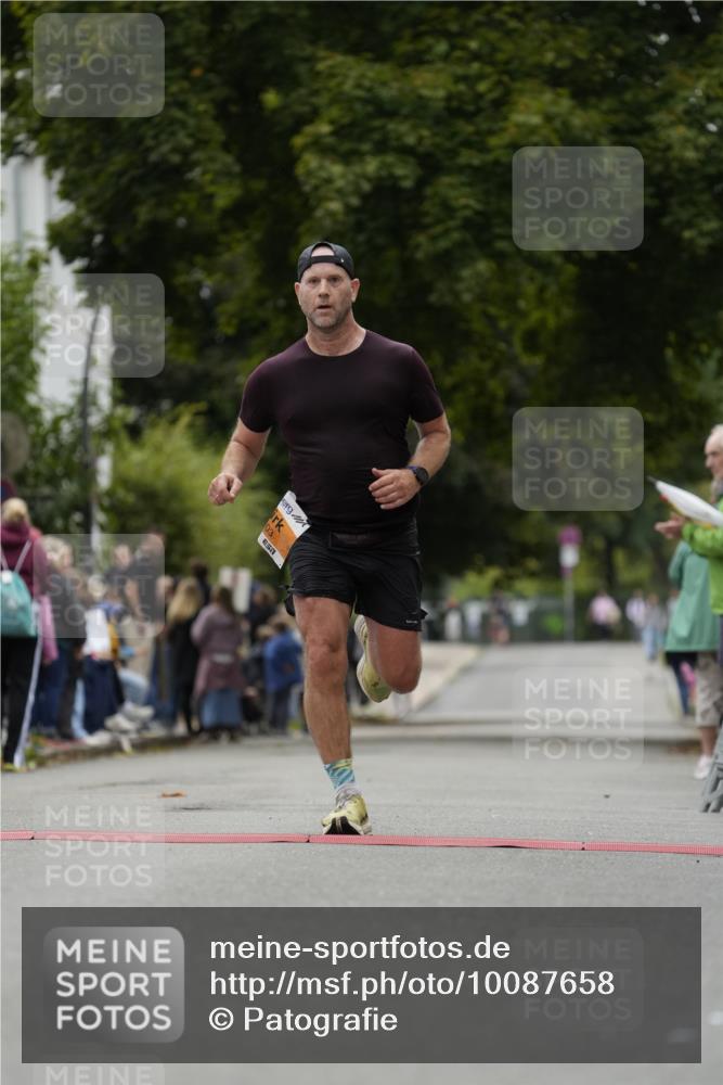 30.08.2026 - Blankeneser Heldenlauf Patografie http://msf.ph/oto/10087658 30.08.2026 11:31:51 Ziel 2203 meine-sportfotos.de