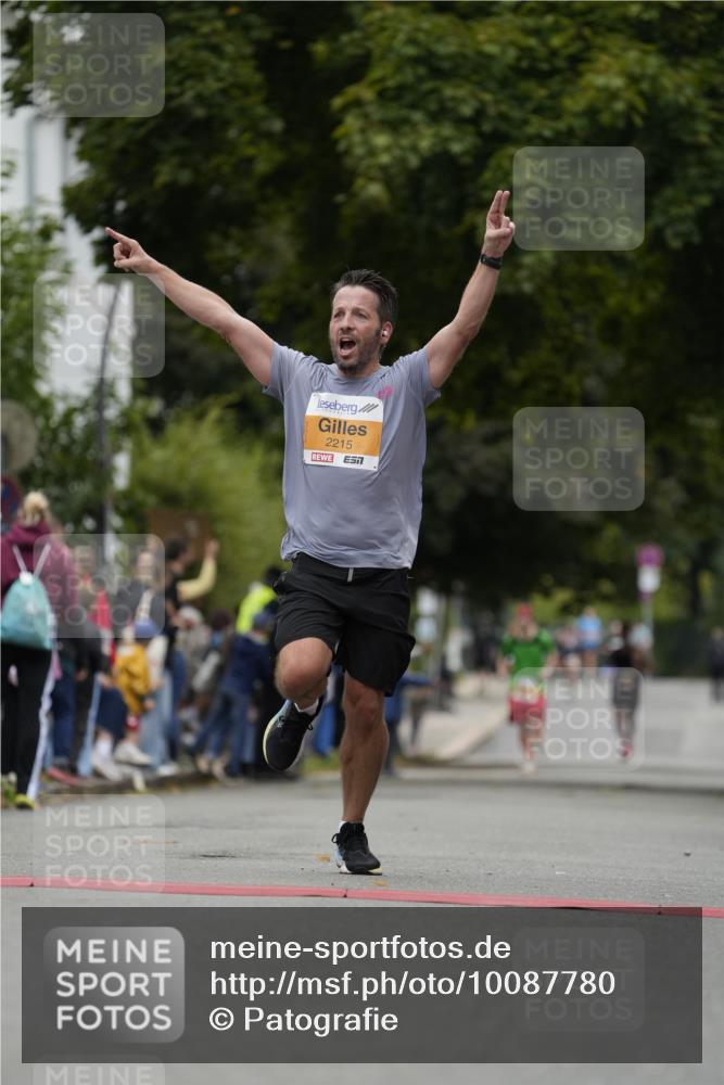 30.08.2026 - Blankeneser Heldenlauf Patografie http://msf.ph/oto/10087780 30.08.2026 11:33:51 Ziel 2215, 2609 meine-sportfotos.de