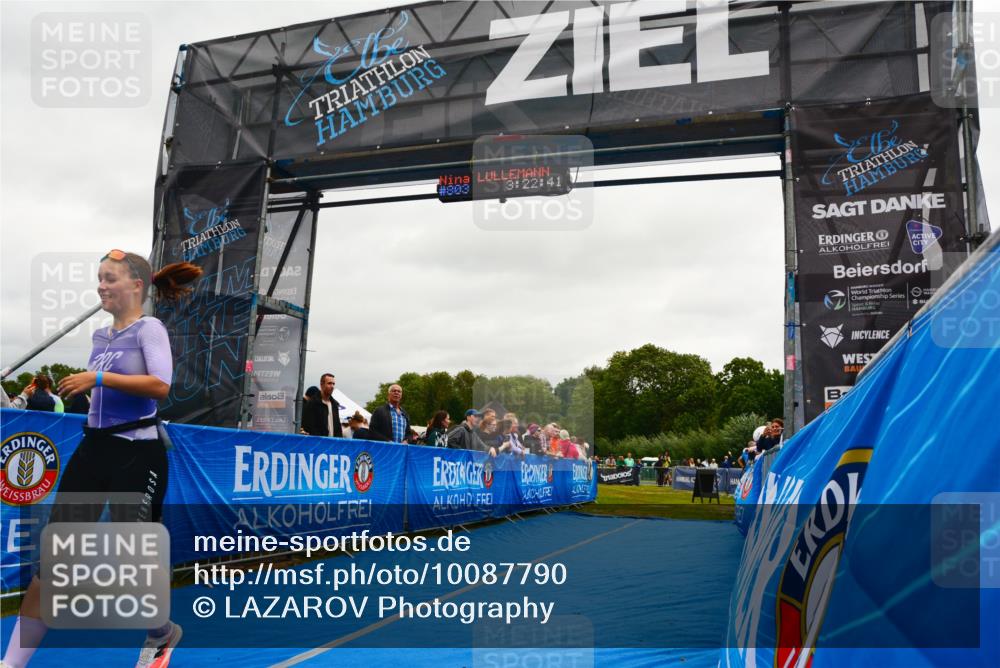 30.08.2026 - Elbe Triathlon Hamburg LAZAROV Photography http://msf.ph/oto/10087790 30.08.2026 12:12:41 Ziel 803 meine-sportfotos.de