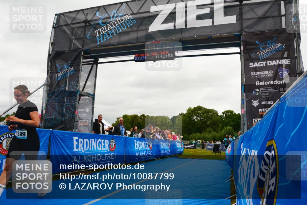 30.08.2026 - Elbe Triathlon Hamburg LAZAROV Photography http://msf.ph/oto/10087799 30.08.2026 12:12:57 Ziel 1399 meine-sportfotos.de