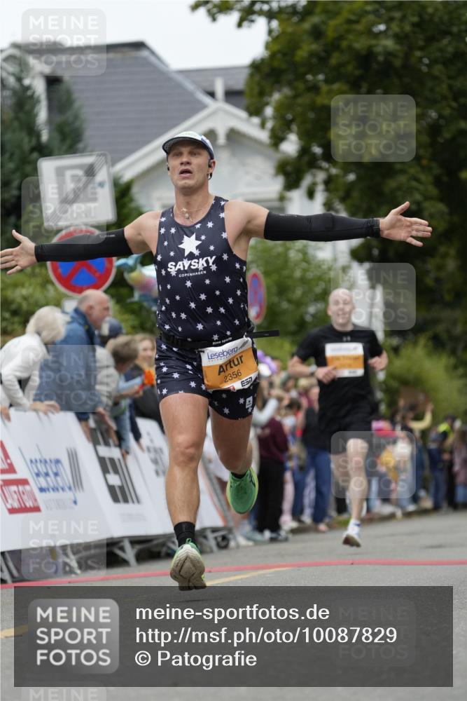 30.08.2026 - Blankeneser Heldenlauf Patografie http://msf.ph/oto/10087829 30.08.2026 11:34:23 Ziel 2317, 2356, 2478 meine-sportfotos.de