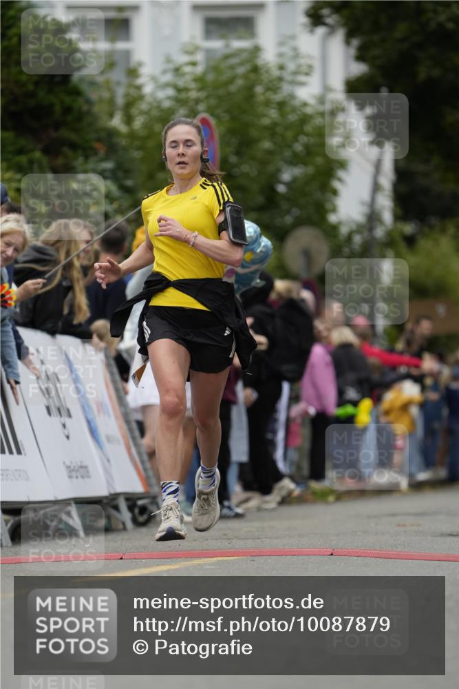 30.08.2026 - Blankeneser Heldenlauf Patografie http://msf.ph/oto/10087879 30.08.2026 11:34:51 Ziel 2806, 2849 meine-sportfotos.de