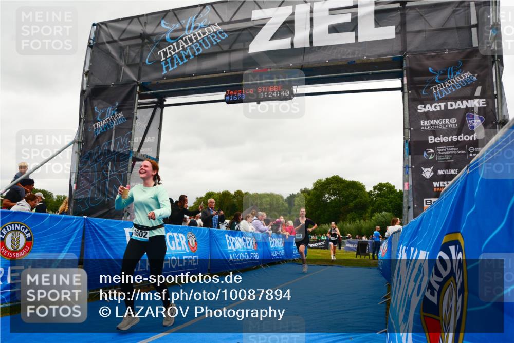 30.08.2026 - Elbe Triathlon Hamburg LAZAROV Photography http://msf.ph/oto/10087894 30.08.2026 12:14:45 Ziel 1485, 1502, 1629 meine-sportfotos.de
