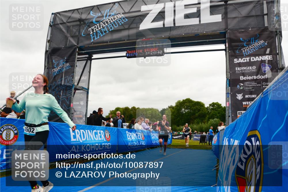 30.08.2026 - Elbe Triathlon Hamburg LAZAROV Photography http://msf.ph/oto/10087897 30.08.2026 12:14:46 Ziel 1485, 1502, 1629 meine-sportfotos.de