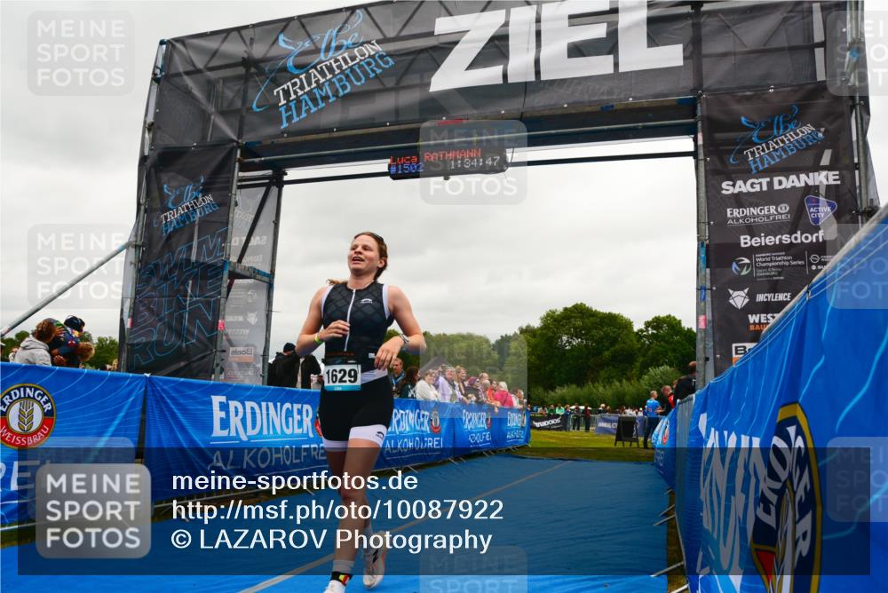 30.08.2026 - Elbe Triathlon Hamburg LAZAROV Photography http://msf.ph/oto/10087922 30.08.2026 12:14:49 Ziel 1485, 1502, 1629 meine-sportfotos.de