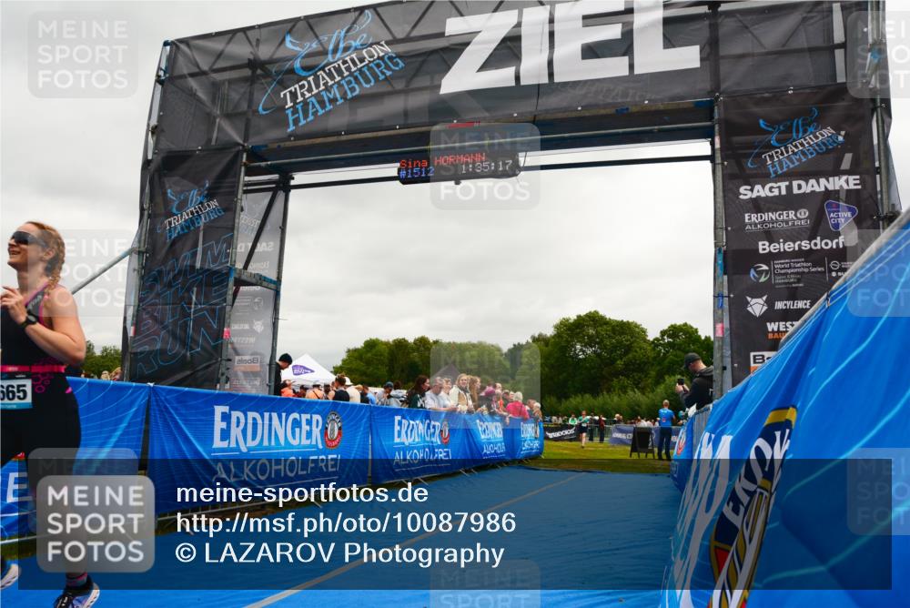 30.08.2026 - Elbe Triathlon Hamburg LAZAROV Photography http://msf.ph/oto/10087986 30.08.2026 12:15:28 Ziel 1665 meine-sportfotos.de
