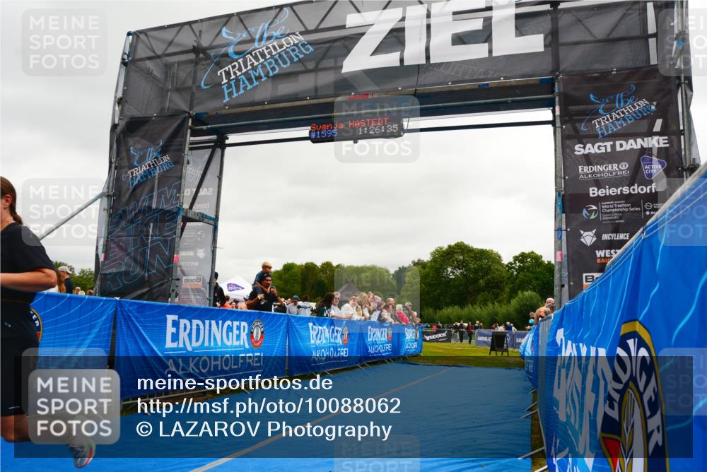 30.08.2026 - Elbe Triathlon Hamburg LAZAROV Photography http://msf.ph/oto/10088062 30.08.2026 12:16:34 Ziel 1595 meine-sportfotos.de