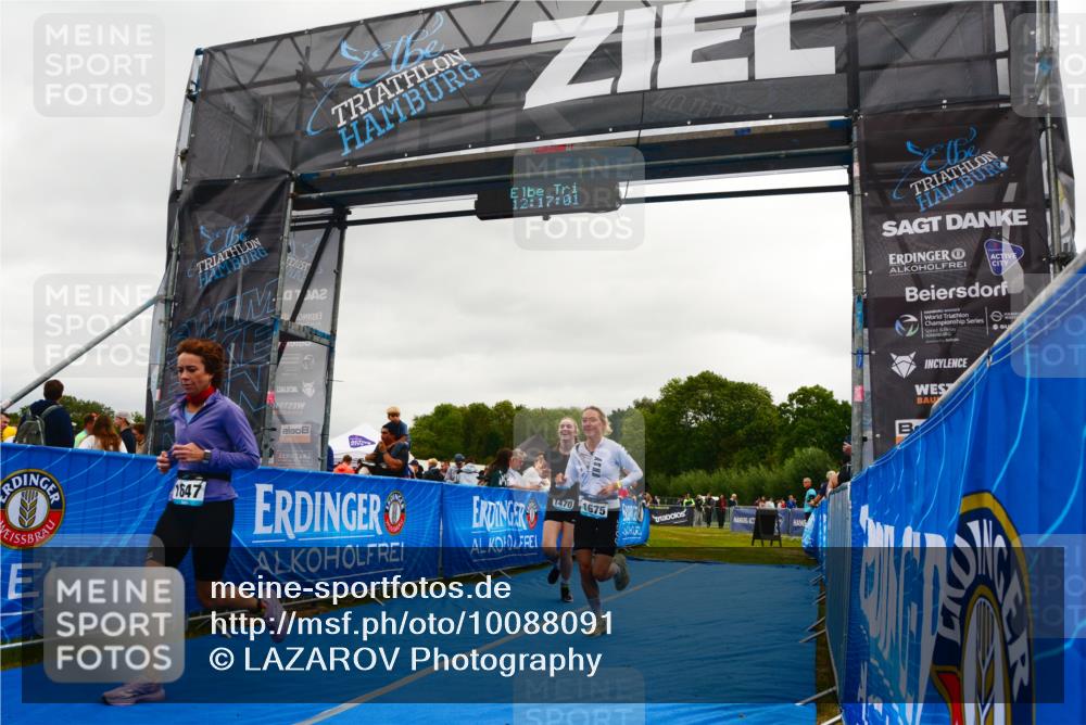 30.08.2026 - Elbe Triathlon Hamburg LAZAROV Photography http://msf.ph/oto/10088091 30.08.2026 12:17:02 Ziel 1470, 1647, 1675 meine-sportfotos.de