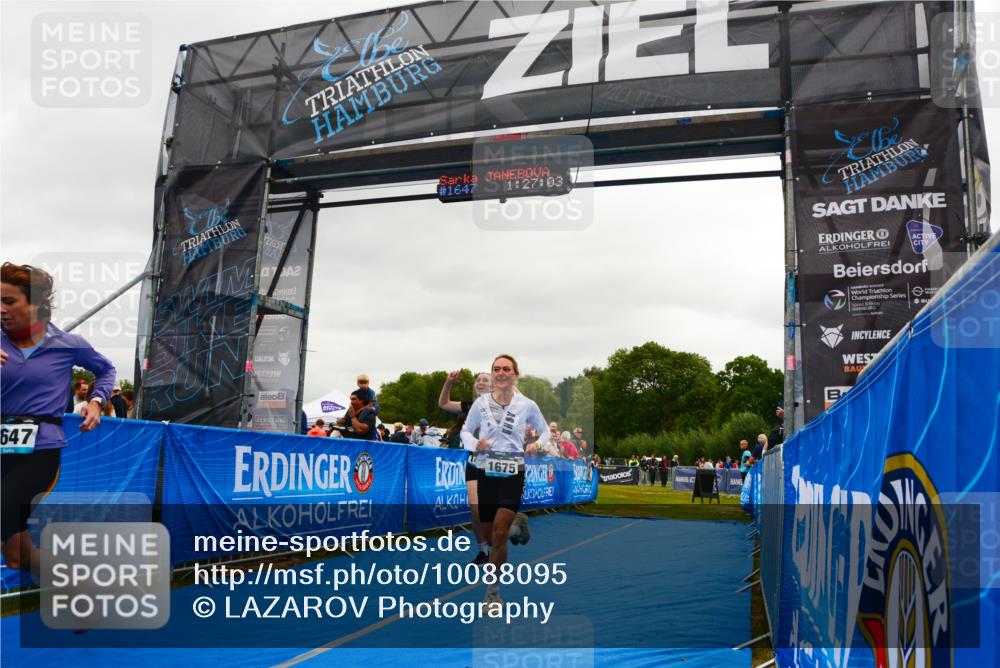 30.08.2026 - Elbe Triathlon Hamburg LAZAROV Photography http://msf.ph/oto/10088095 30.08.2026 12:17:02 Ziel 1470, 1647, 1675 meine-sportfotos.de