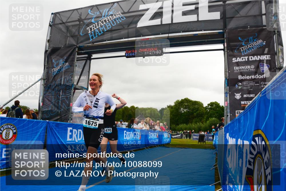 30.08.2026 - Elbe Triathlon Hamburg LAZAROV Photography http://msf.ph/oto/10088099 30.08.2026 12:17:03 Ziel 1470, 1647, 1675 meine-sportfotos.de
