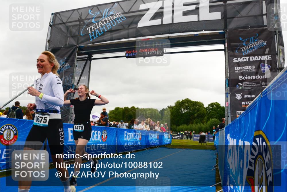 30.08.2026 - Elbe Triathlon Hamburg LAZAROV Photography http://msf.ph/oto/10088102 30.08.2026 12:17:03 Ziel 1470, 1647, 1675 meine-sportfotos.de
