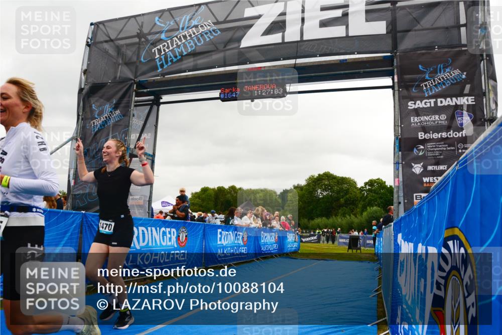 30.08.2026 - Elbe Triathlon Hamburg LAZAROV Photography http://msf.ph/oto/10088104 30.08.2026 12:17:03 Ziel 1470, 1647, 1675 meine-sportfotos.de