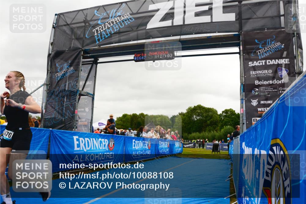 30.08.2026 - Elbe Triathlon Hamburg LAZAROV Photography http://msf.ph/oto/10088108 30.08.2026 12:17:04 Ziel 1470, 1647, 1675 meine-sportfotos.de