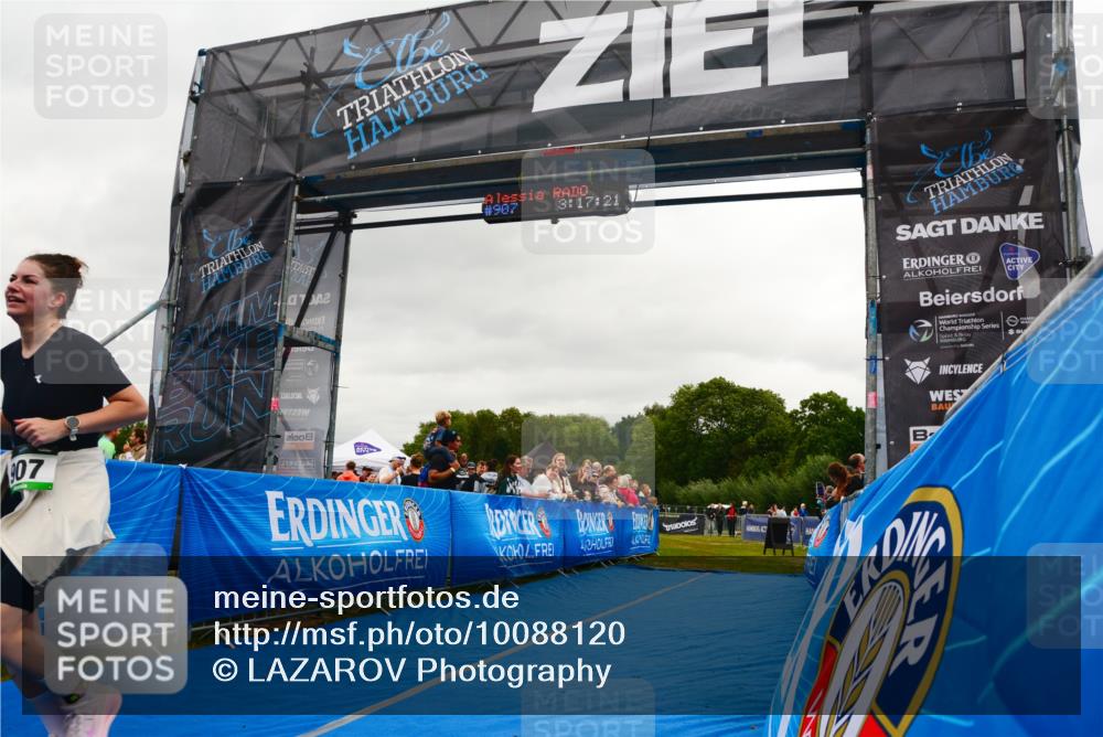 30.08.2026 - Elbe Triathlon Hamburg LAZAROV Photography http://msf.ph/oto/10088120 30.08.2026 12:17:20 Ziel 907 meine-sportfotos.de