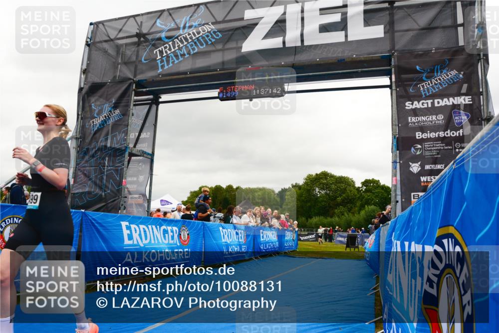 30.08.2026 - Elbe Triathlon Hamburg LAZAROV Photography http://msf.ph/oto/10088131 30.08.2026 12:17:42 Ziel 1499 meine-sportfotos.de