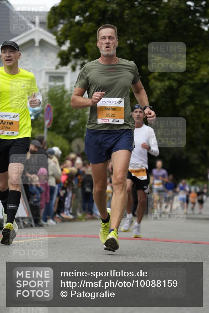 30.08.2026 - Blankeneser Heldenlauf Patografie http://msf.ph/oto/10088159 30.08.2026 11:37:52 Ziel 2024, 2355, 2384, 2920 meine-sportfotos.de