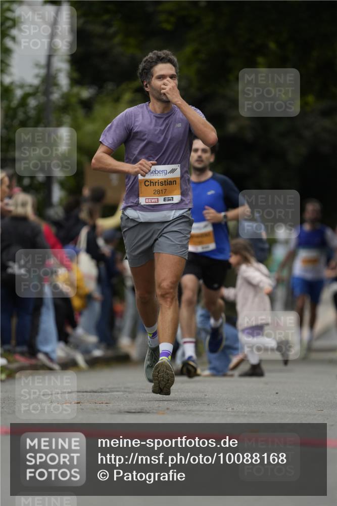 30.08.2026 - Blankeneser Heldenlauf Patografie http://msf.ph/oto/10088168 30.08.2026 11:37:58 Ziel 2024, 2355, 2384, 2740, 2817, 2920 meine-sportfotos.de