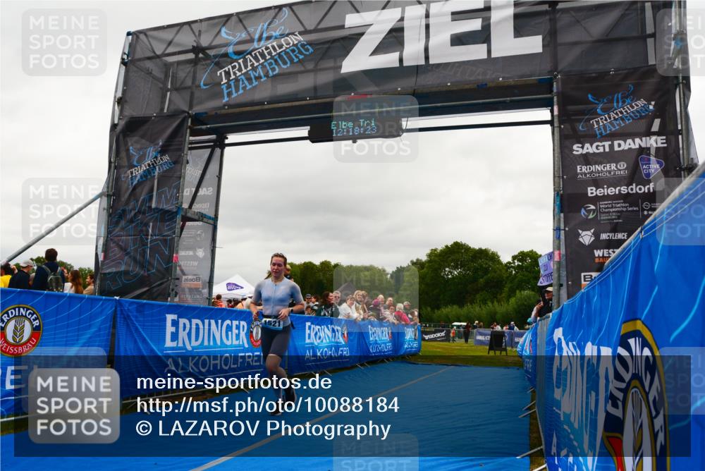 30.08.2026 - Elbe Triathlon Hamburg LAZAROV Photography http://msf.ph/oto/10088184 30.08.2026 12:18:23 Ziel 1521 meine-sportfotos.de