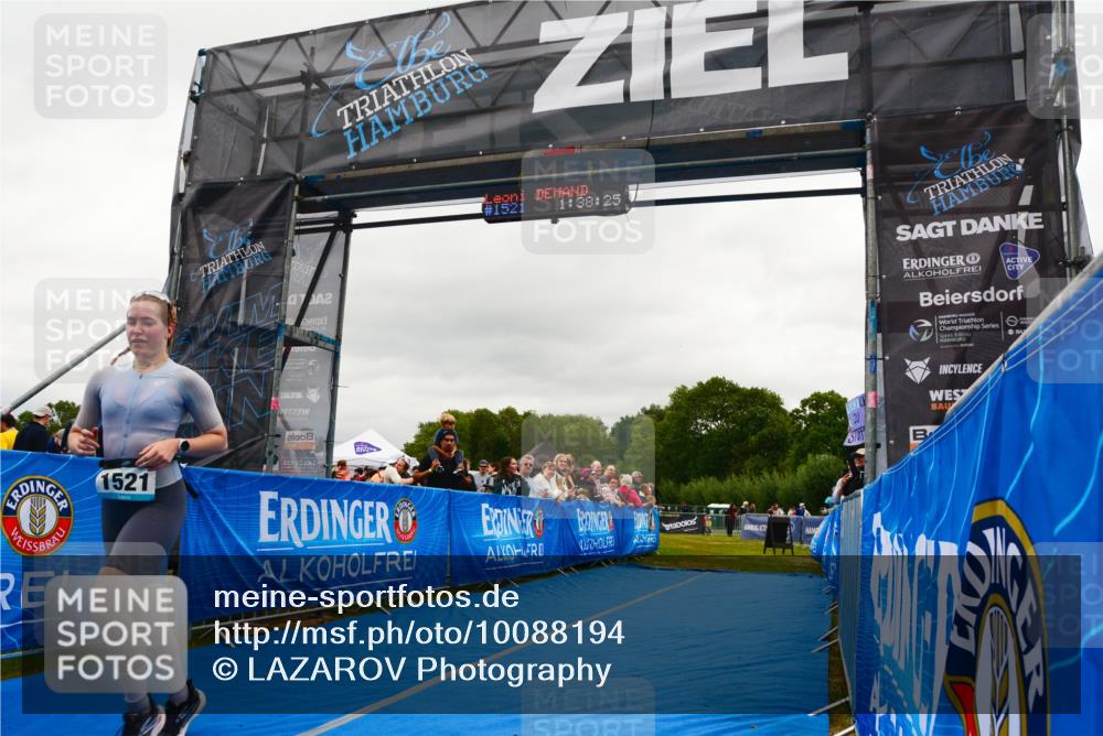 30.08.2026 - Elbe Triathlon Hamburg LAZAROV Photography http://msf.ph/oto/10088194 30.08.2026 12:18:24 Ziel 1521 meine-sportfotos.de